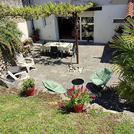 D'hotes Au Puy-en-velay Avec Parking Et Wi-fi - Fr-1-582-524 *